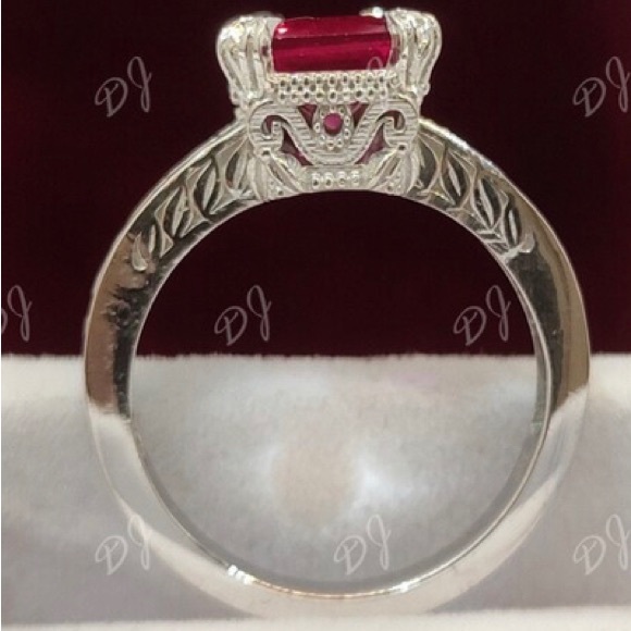 2.3 ctw, Ruby, sterling silver ring. Size 8 - Picture 8 of 8